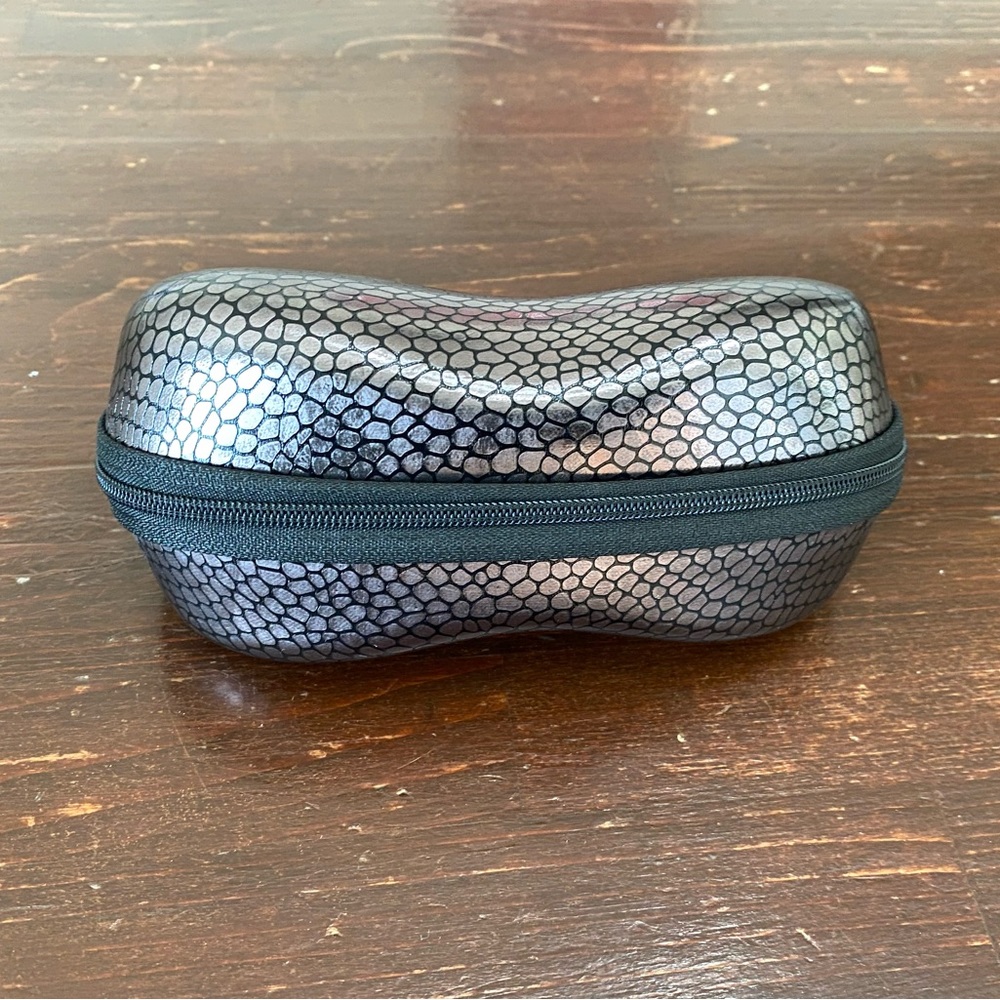 Black Reputation Snake Skin Patterned Sunglasses … - image 7